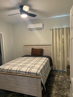 2 slaapkamers, een strijkplank/strijkijzer, wifi, beddengoed