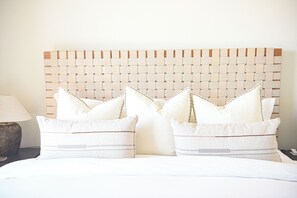 2 bedrooms, WiFi, bed sheets - 
Santa Barbara Style Casita in Arroyo Grande near SLO, Wine Country & Beach (Arroyo Grande)