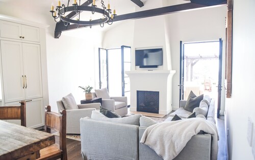 
Santa Barbara Style Casita in Arroyo Grande near SLO, Wine Country & Beach