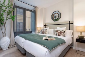 2 bedrooms, iron/ironing board, free WiFi, bed sheets