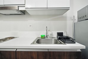 Kamer, 1 slaapkamer, privézwembad, uitzicht op stad | Interieur