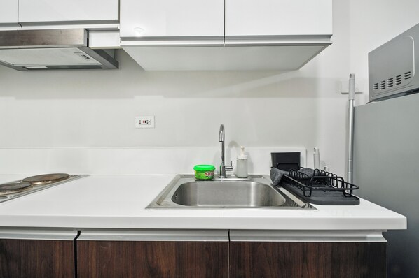 Room, 1 Bedroom, Private Pool, City View | Interior