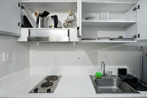 Room, 1 Bedroom, Private Pool, City View | Interior