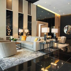 Zimmer, 1 Schlafzimmer, eigener Pool, Stadtblick | Lobby
