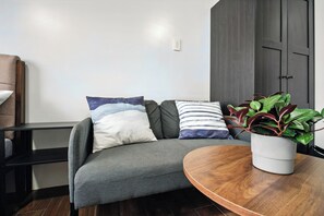 Room, 1 Bedroom, Private Pool, City View | Living room