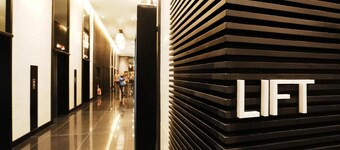 Room-sleek Studio With City Views on the