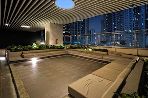 Room, 1 Bedroom, City View | Interior - Room-makati 1BR With Skyline View at Air (Makati)