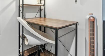 Room-high-floor 1BR With Skyline View in