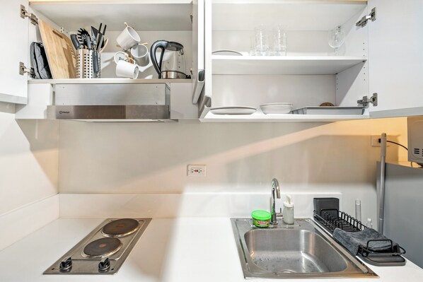 Room, 1 Bedroom, City View | Interior