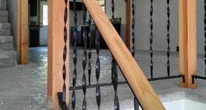 5-bedroom house on open lot in Bentleyville with spacious kitchen and LR.