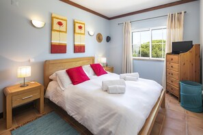 House | 2 bedrooms, iron/ironing board