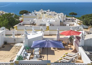 House | Terrace/patio