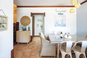 House | Dining