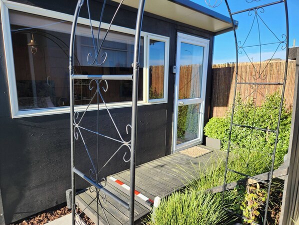 Room, 1 Bedroom, Smoking, Patio | Garden
