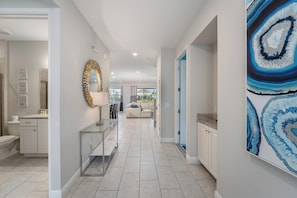 Télévision à écran plat de 32 pouces avec chaînes par câble