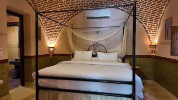 Vil·la júnior, 1 dormitori, cuina, vistes al jardí | Minibar amb articles gratuïts, wifi gratuïta i roba de llit