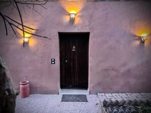 Elite Villa, Kitchen, Garden View | Free minibar items, free WiFi, bed sheets - Eljuneina Villas (Luxor)