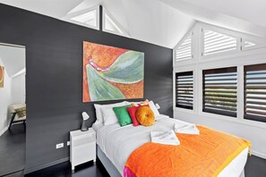 3 bedrooms, desk, iron/ironing board, travel cot