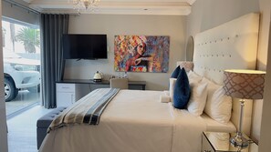 Chambre Sénior double, vue sur la baie | Bureau, espace de travail pour ordinateurs portables