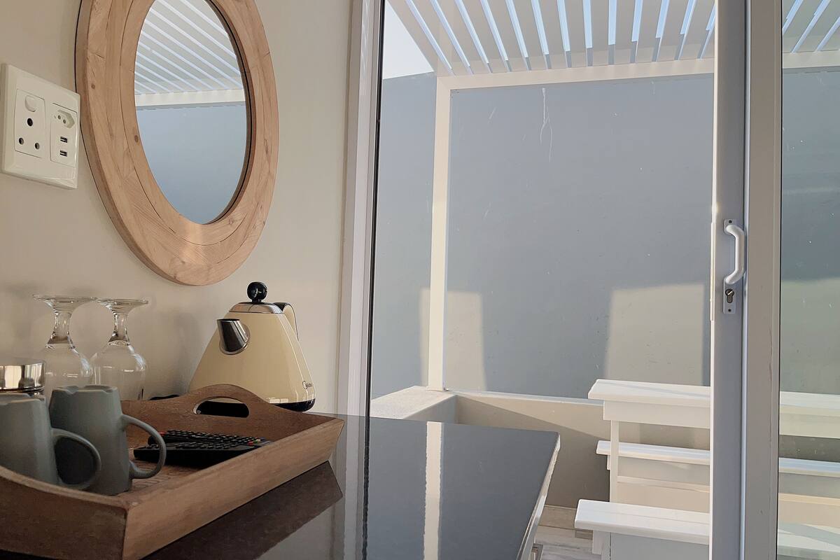 Habitación doble superior, vista a la bahía | Escritorio, espacio para trabajar con laptop y wifi gratis