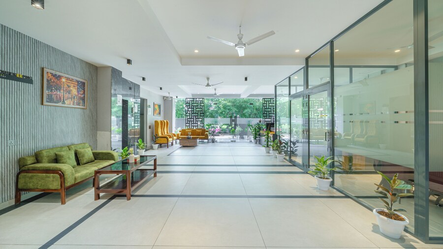 Lime Tree Hotel & Stays Greater Noida Nearby India Expo Centre & Mart