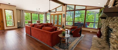 Smart TV, fireplace, video games, table tennis