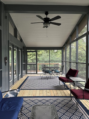 Hideaway on the lake; large mid-century stone ranch in a park-like setting