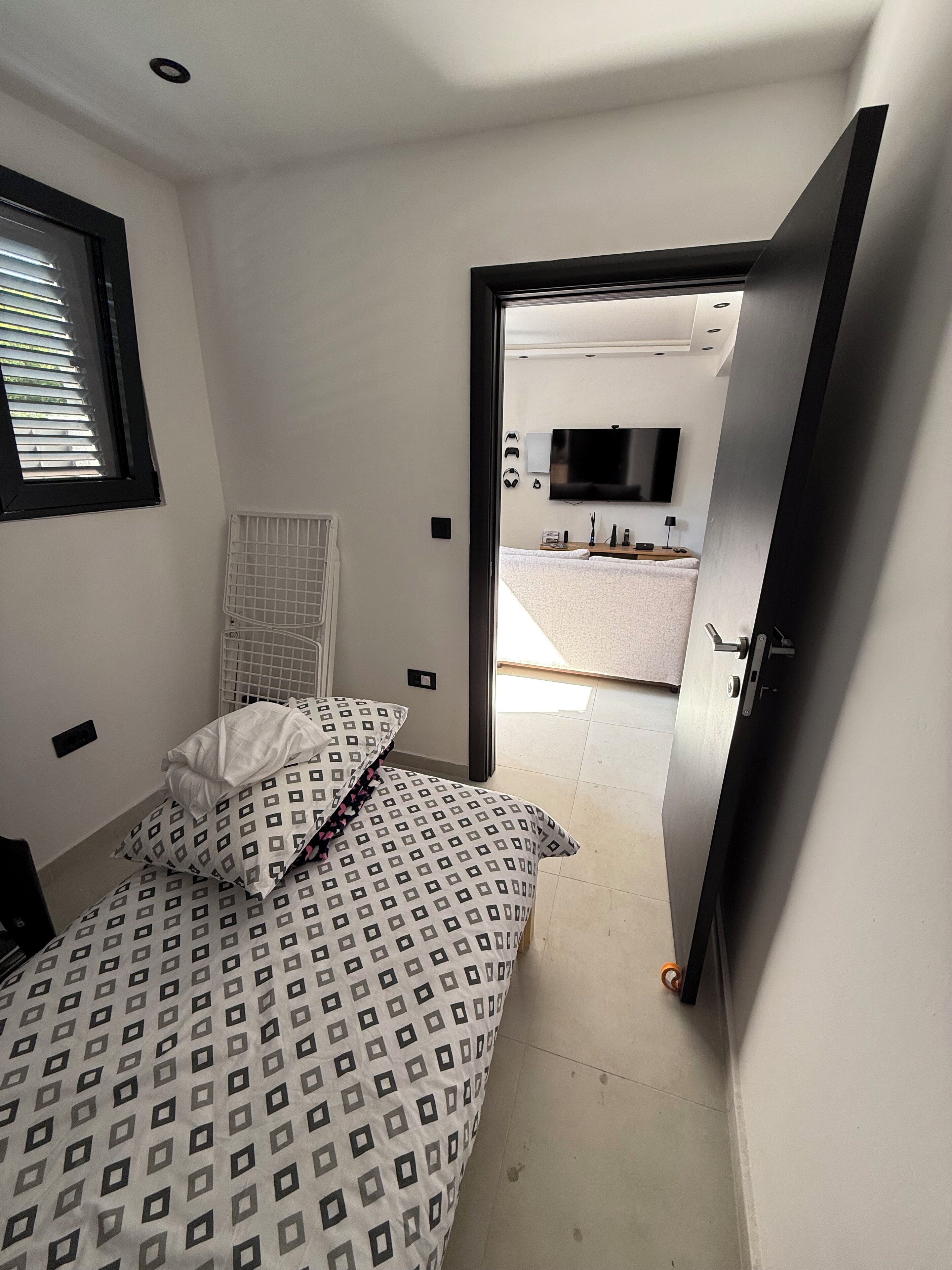 2 室のベッドルーム、アイロン / アイロン台、WiFi、ベッドシーツ