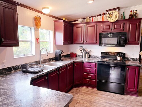 Comfy Half Acre Hideaway