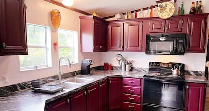 Comfy Half Acre Hideaway