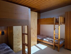1 bedroom, WiFi - 150m from resort center, 1st floor, view valley, balcony, parking, tv, 42m², Les Arcs (Bourg-Saint-Maurice)