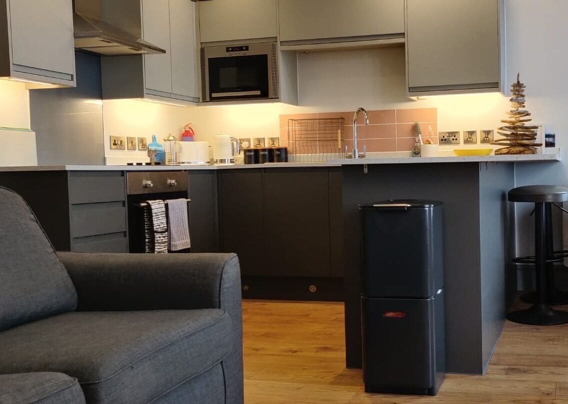 Superior appartement, uitzicht op zee | Privékeuken | Een espressoapparaat, een koffiezetapparaat/waterkoker, een waterkoker