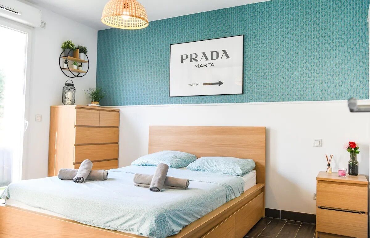 1 dormitorio, tabla de planchar con plancha, wifi y ropa de cama