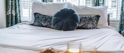 2 bedrooms, travel crib, free WiFi, bed sheets