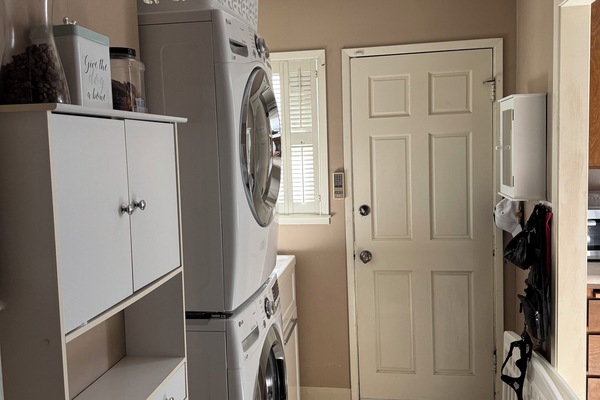 Full laundry/mud room
