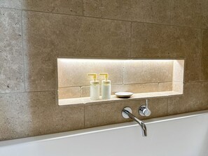 Unclassified image, 4 of 35, button - Modern Canterbury Townhouse • Pets & Free Parking (Canterbury)