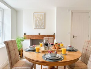 Unclassified image, 3 of 35, button - Modern Canterbury Townhouse • Pets & Free Parking (Canterbury)