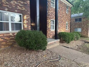 Exterior detail - Cypress Suites 9A - KING 2BD/1BA Apt in Newburgh (Newburgh)
