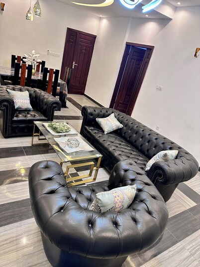 Furnished 3 bedroom apartment BONAPRISO (104). KGV PRESTIGE RESIDENCE (DOUALA)