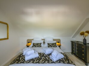 2 chambres, fer et planche à repasser, accès Internet, draps fournis