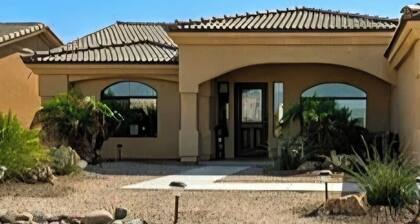 Lovely 3-bedroom house - All the luxury and comfort of home meets resort!