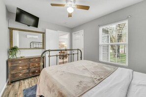 Iron/ironing board, travel crib, free WiFi, bed sheets