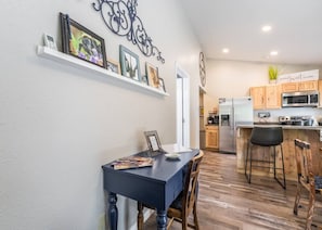 Dining - Chill with family and friends at Karla's Cottage (Reeds Spring)