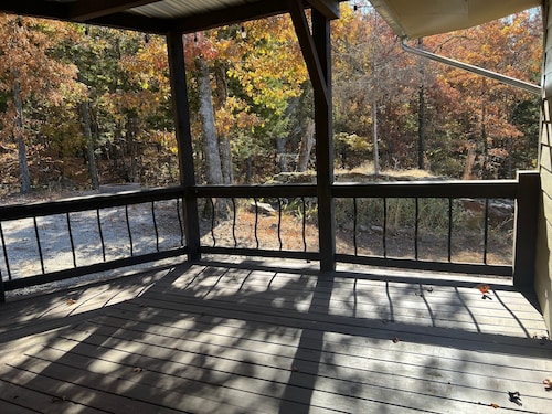 Mount Judea Scenic Solitude - A Modern and Private Luxury Escape