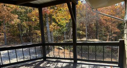 Mount Judea Scenic Solitude - A Modern and Private Luxury Escape