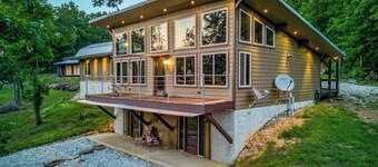 Mount Judea Scenic Solitude - A Modern and Private Luxury Escape