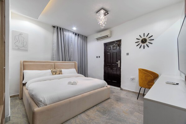 1 bedroom, iron/ironing board, WiFi, bed sheets - Classy and Luxurious 1 bed Gem in Lekki Phase 1! (Lagos)