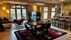 Living area - Luxury Penthouse Downtown Steamboat, 2 BR/2 BTH Dedicated Underground Parking (Steamboat Springs)