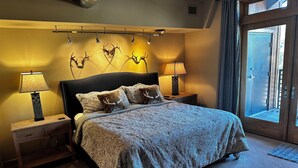 Room - Luxury Penthouse Downtown Steamboat, 2 BR/2 BTH Dedicated Underground Parking (Steamboat Springs)