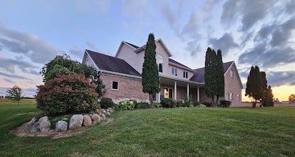 Soothing apartment with AC in charming Marlette unit 1